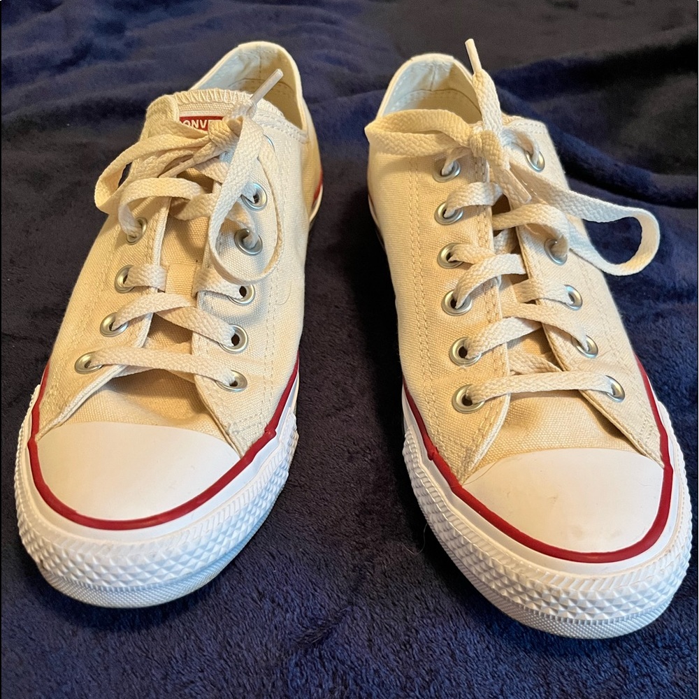 Converse. Cream color. Mens 7.5.